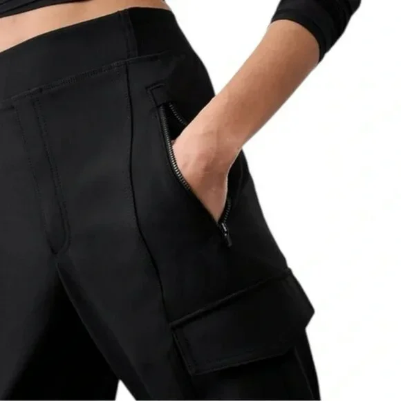 Athleta Cargo Pants 4 Black Endless High Rise Travel Work Wrinkle Free Sporty - Picture 9 of 11